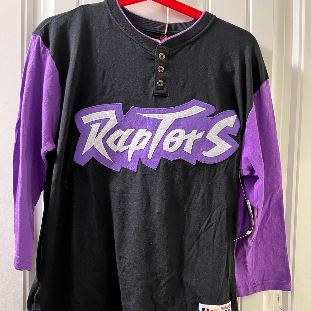 Authentic Unisex Raptors long sleeve t-shirt SZ M